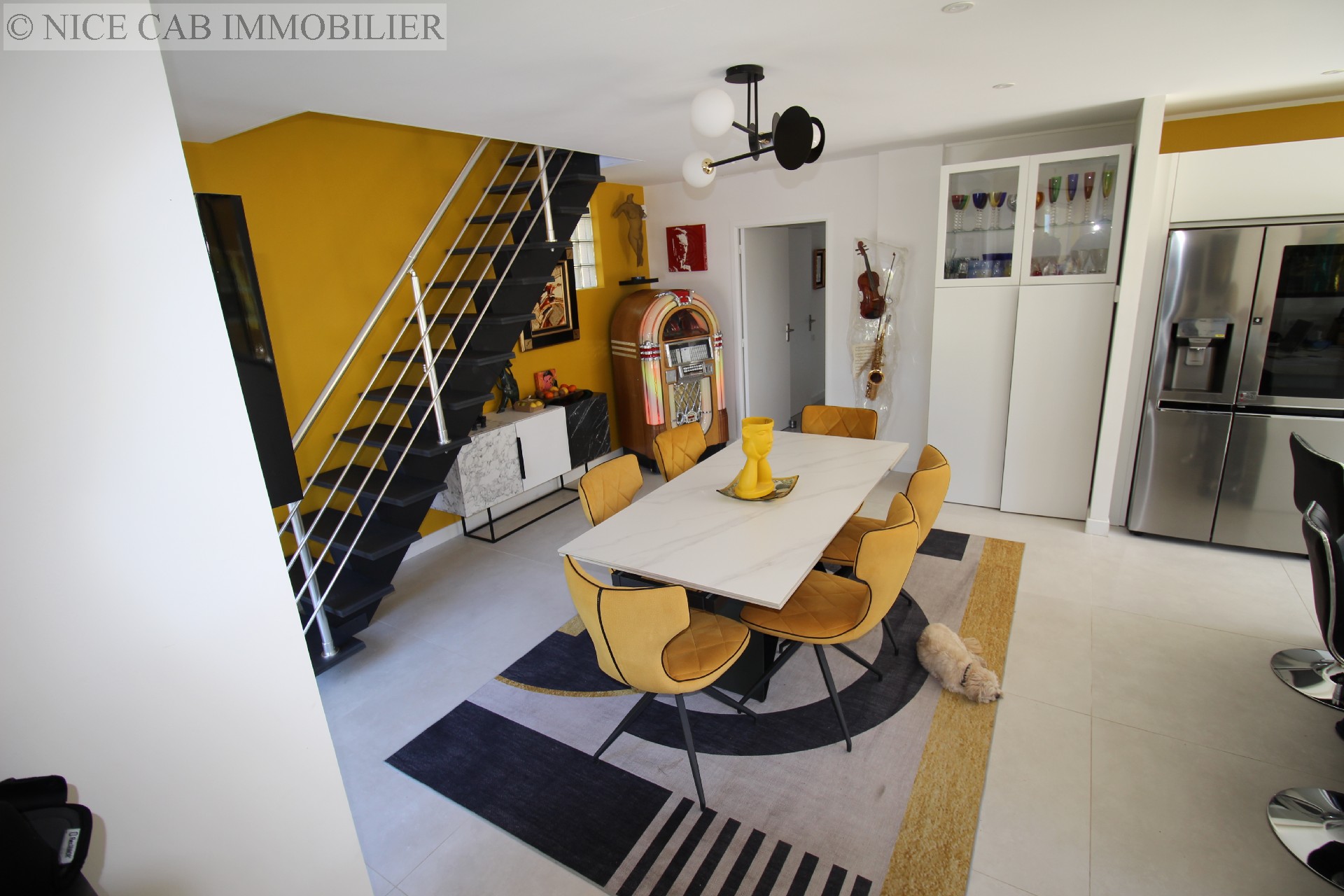 Maison à vendre, SAINT LAURENT DU VAR, 240 m², 6 pièces
